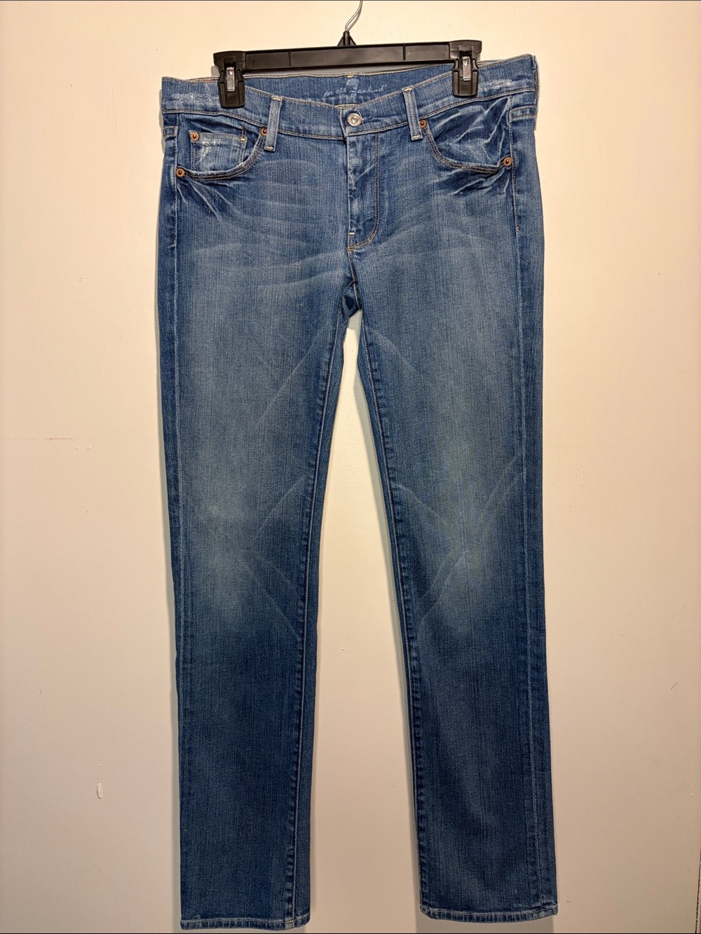 7FAM Straight Leg Low Rise Medium Wash Jeans Slight Distressing Size 31